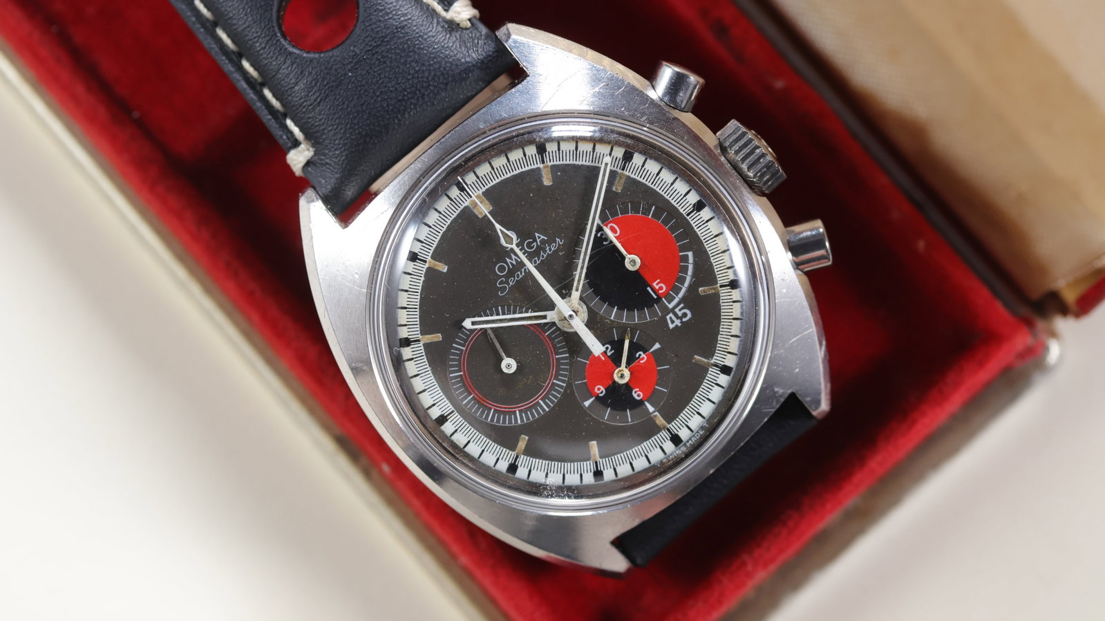 Vintage Omega Seamaster Soccer Timer Ref 145.016 with Box Circa 1968: Brand: OmegaModel Name: Seamaster Soccer TimerReference: 145.016Movement type: Manual WindMovement calibre: Omega 861Year: Circa 1968Dial shape: CircularDial colour: GreyDial features: Three black and