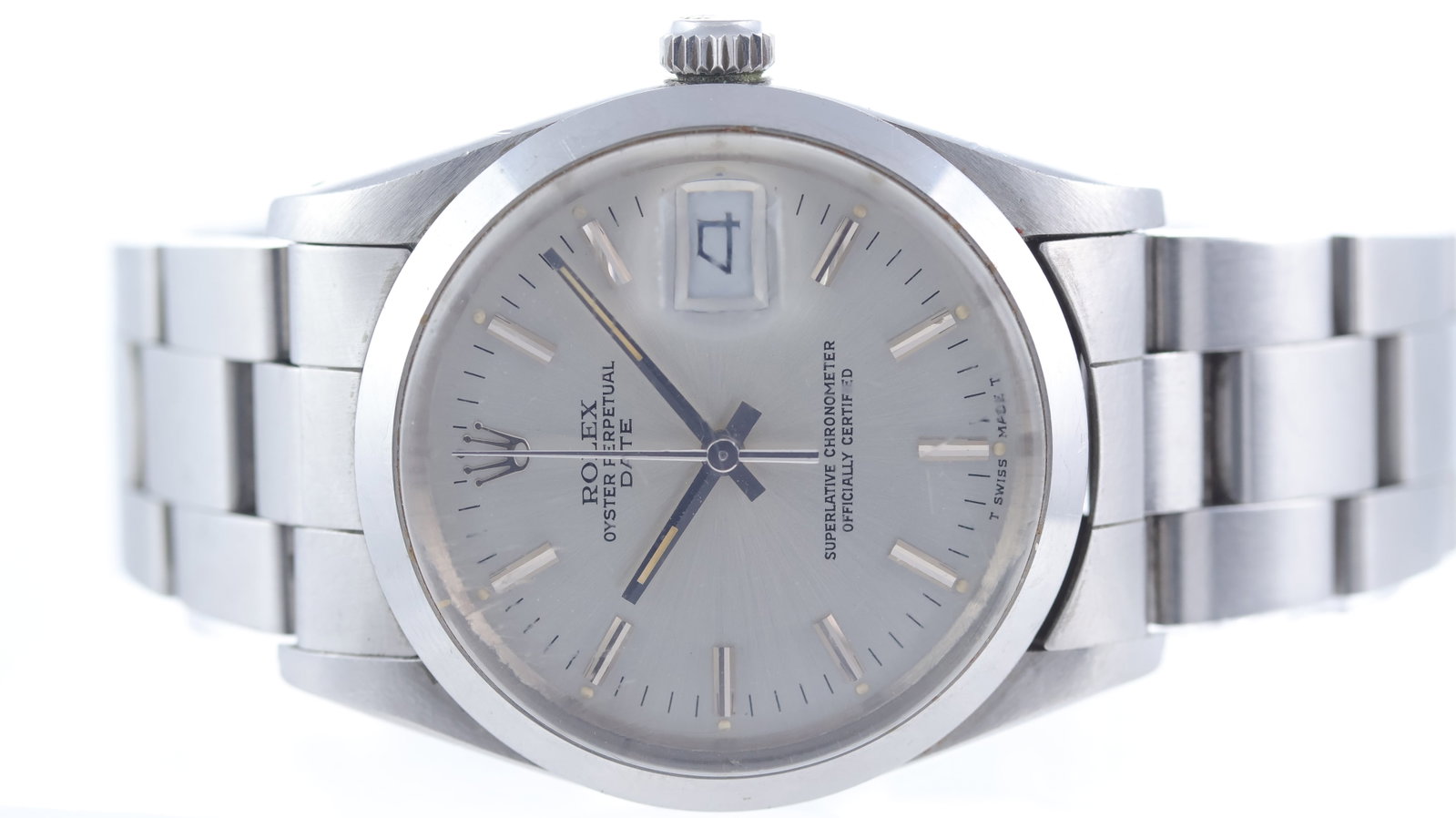 Rolex Oyster Perpetual Date Ref 15000 Circa 1986: Brand: RolexModel Name: Oyster Perpetual DateReference: 15000Movement type: AutomaticMovement calibre: Rolex 3035Year: Circa 1986Dial shape: CircularDial colour: SilverDial features: Baton hour marker