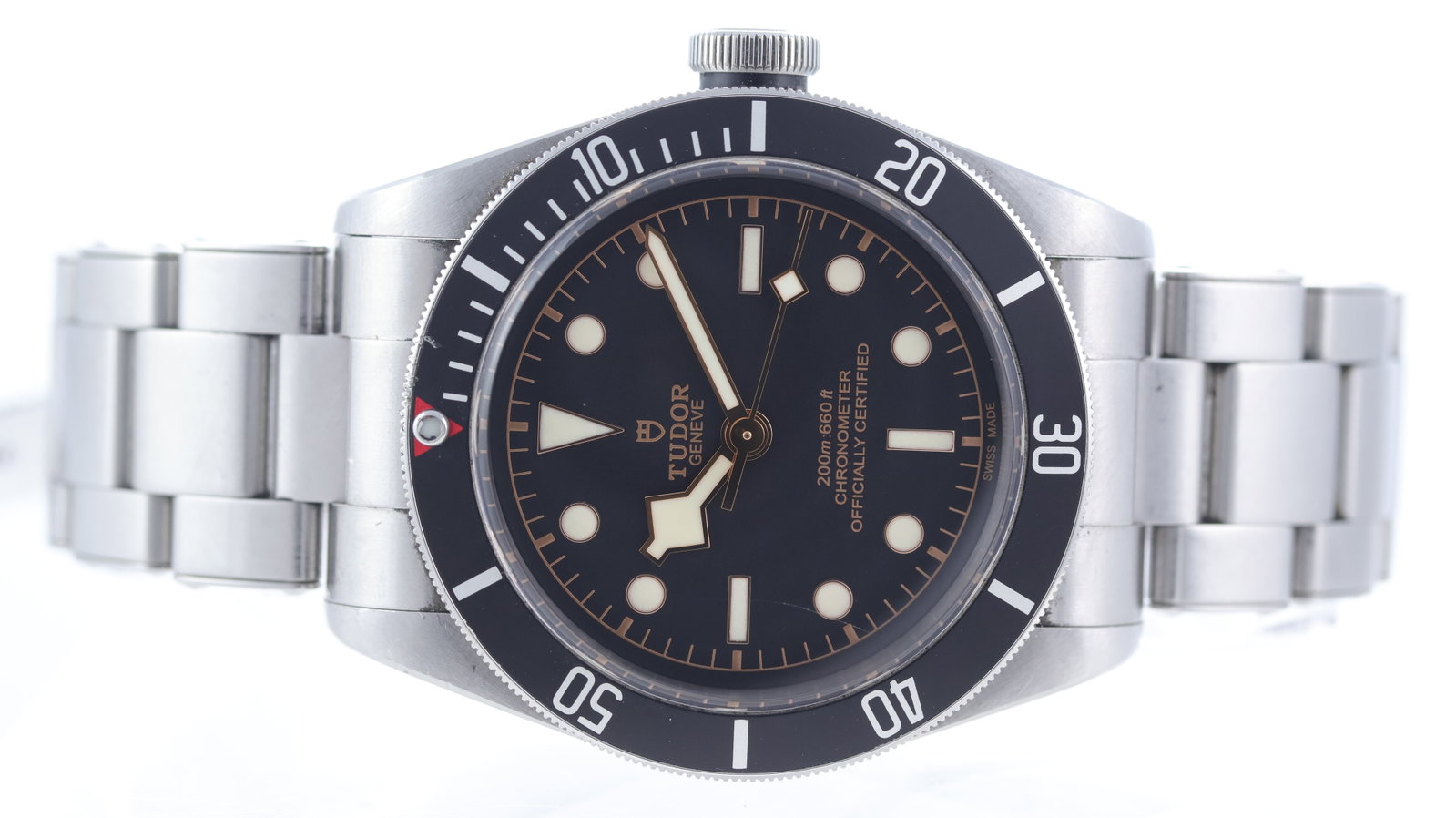 Tudor Black Bay 41 Automatic Ref 79230: Brand: TudorModel Name: Black BayReference: 79230Movement type: AutomaticDial shape: CircularDial colour: BlackDial features: Matte dial. Snowflake hands. Applied hour markers.Bezel: Uni-directional b
