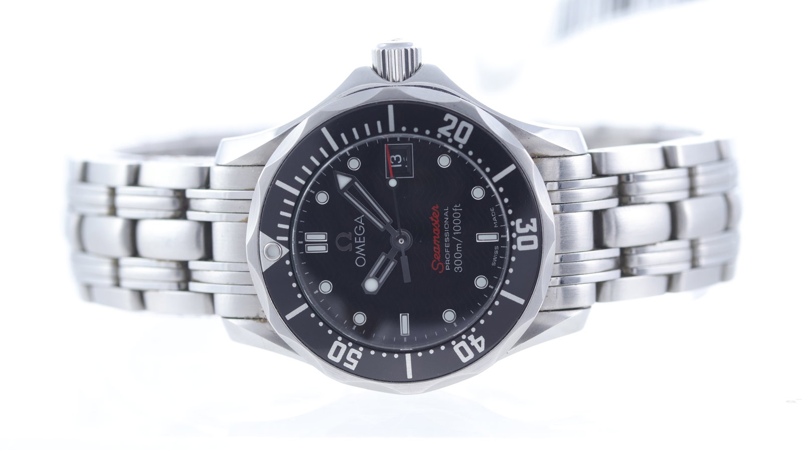 Ladies Omega Seamaster Professional Quartz Ref 212.30.28.61.01.001: Brand: OmegaModel Name: Seamaster ProfessionalReference: 212.30.28.61.01.001Movement type: QuartzMovement calibre: Omega 1424Dial shape: CircularDial colour: BlackDial features: Wave textured dial. Ap