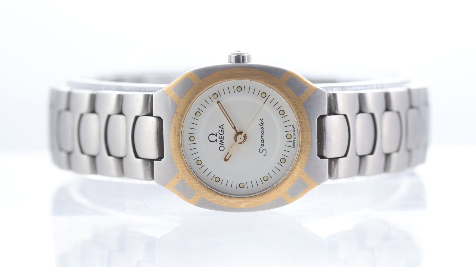 Omega Seamaster Polaris Ref 2570.20.00: Brand: OmegaModel Name: Seamaster PolarisReference: 2570.20.00Movement type: QuartzDial shape: CircularDial colour: ChampagneDial features: Baton hour markers, date aperture at 3 o'clockCase size: 23m
