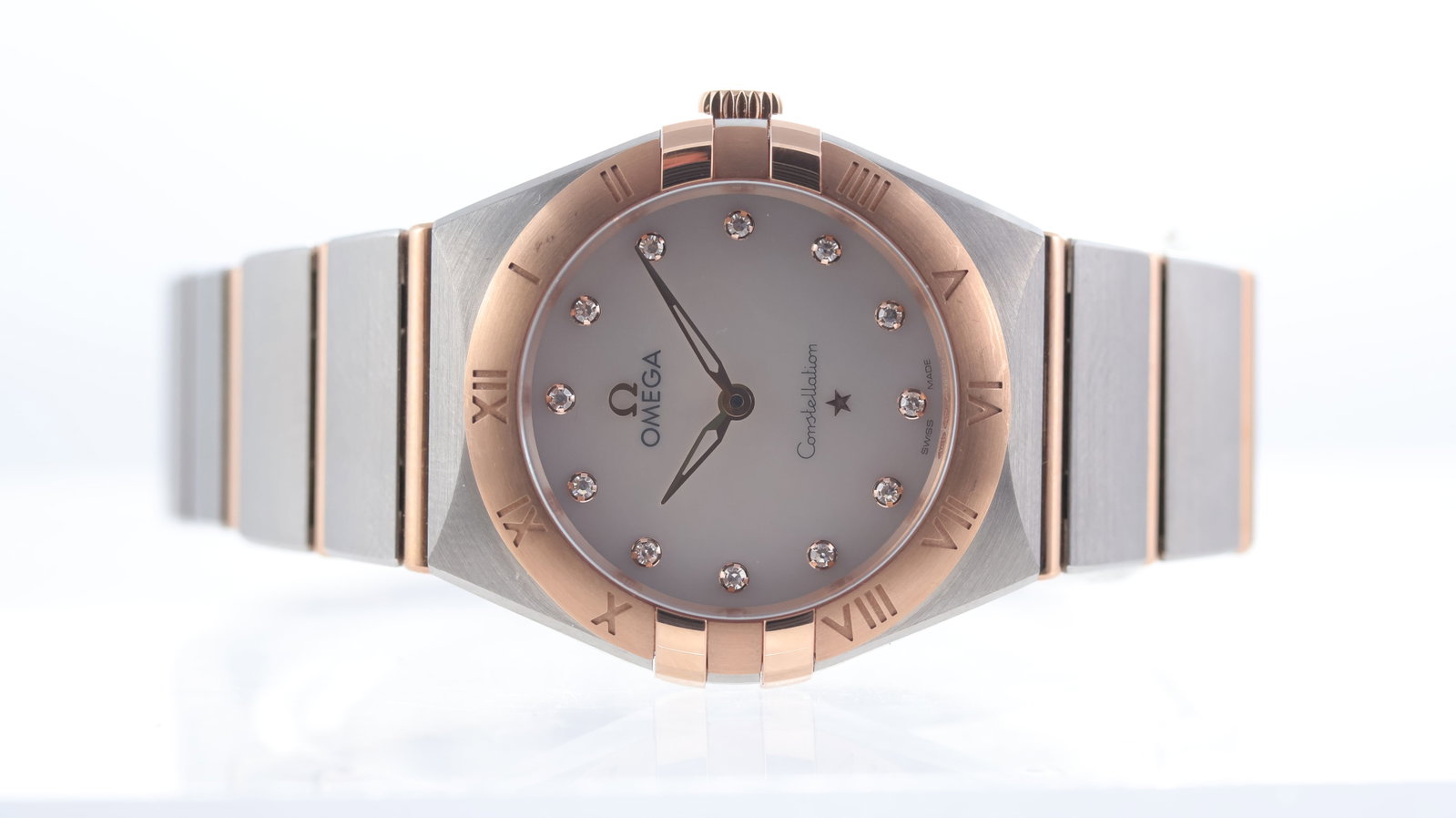 Omega Constellation Ref 131.20.28.60.55.001 with Papers: Brand: OmegaModel Name: ConstellationReference: 131.20.28.60.55.001Movement type: QuartzMovement calibre: Omega 4061Papers: Guarantee CardPapers features: Unstamped Omega warranty card, stone certific