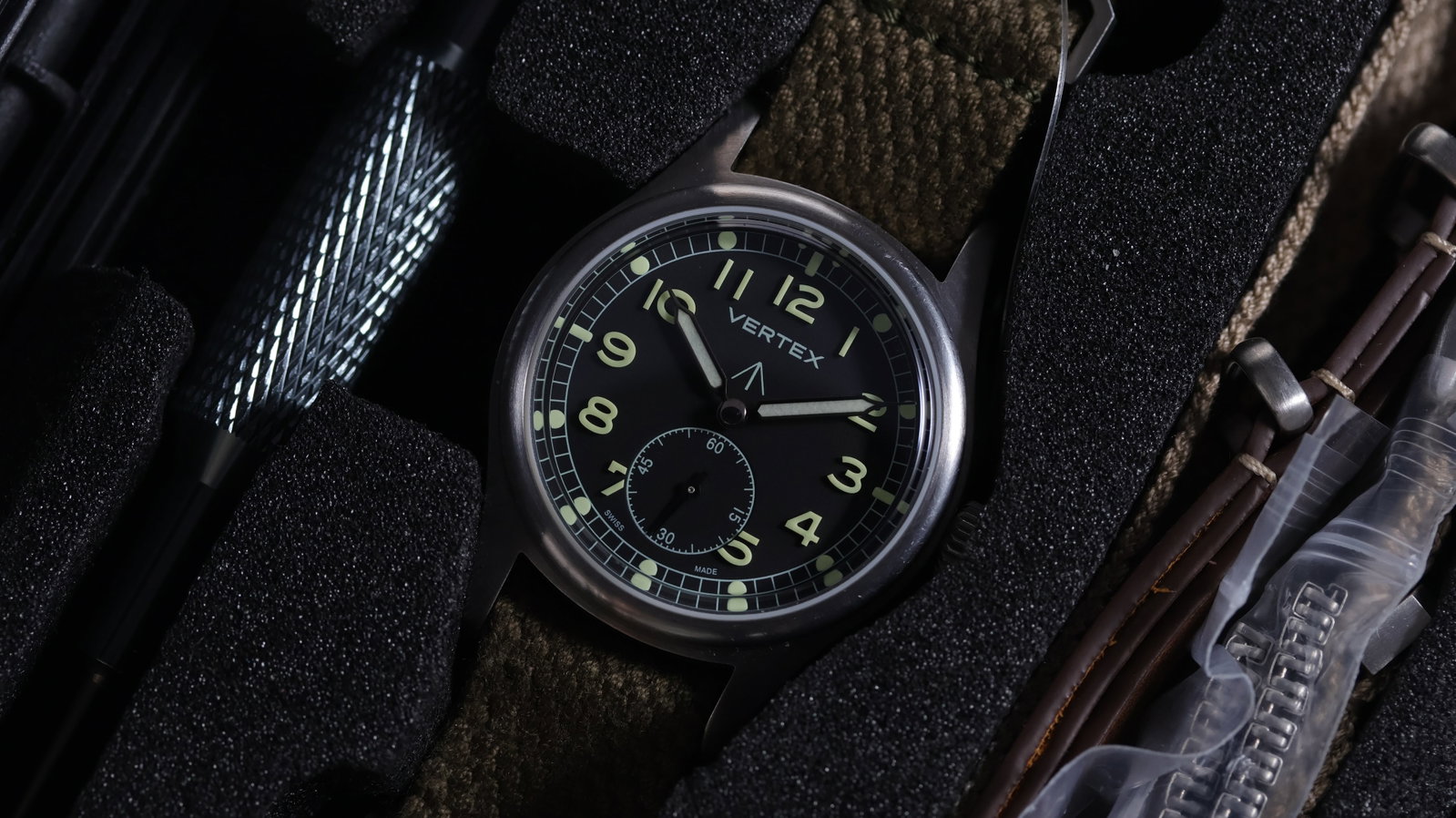 Vertex M36 with Box and Papers 2025: Brand: Vertex Model Name: M36 Movement type: Automatic Movement calibre: Vertex SW260-1 Year: 2025 Box: Full Box Papers: Guarantee Papers Dial shape: Circular Dial colour: Black Dial features: Luminov