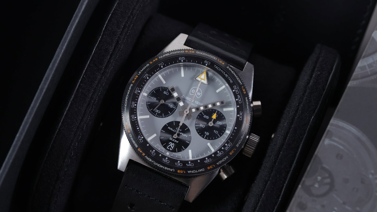 Ollech & Wajs Rallychron Chronograph with Box Circa 2024: Brand: Ollech & Wajs Model Name: Rallychron Movement type: Automatic Movement calibre: Ollech & Wajs 7753 Movement features: Valjoux Year: Circa 2024 Box: Full Box Dial shape: Circular Dial colour: Gr