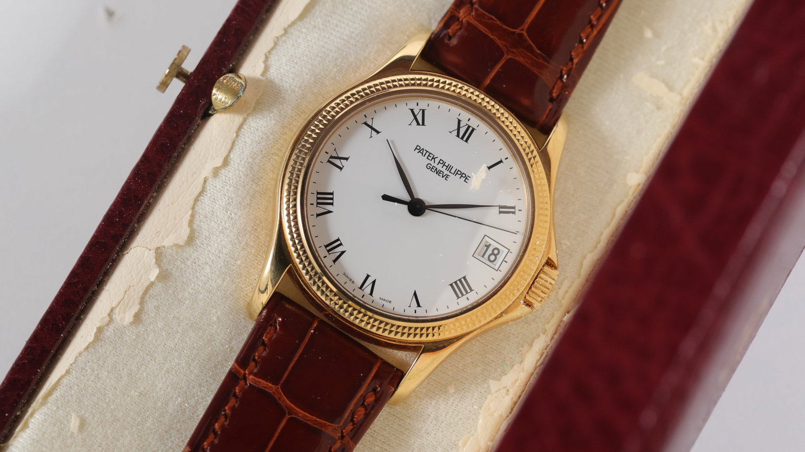 Patek Philippe Calatrava 18ct yellow gold Ref 5117J-001 with Box 2006 (1 of 8)
