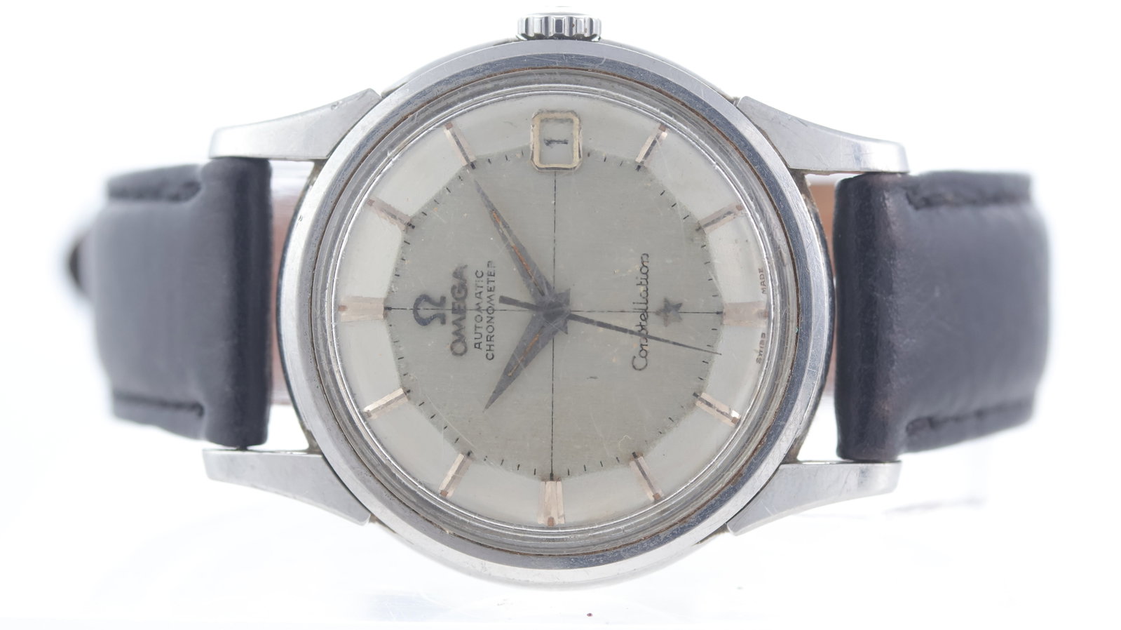 Vintage Omega Constellation Automatic 'Pie Pan' Ref 14393 8 SC 1959: Brand: OmegaModel Name: Constellation 'Pie Pan'Reference: 14393 8 SCMovement type: AutomaticMovement calibre: Omega 561Year: 1959Dial shape: CircularDial colour: SilverDial features: Crosshair 'Pie Pa