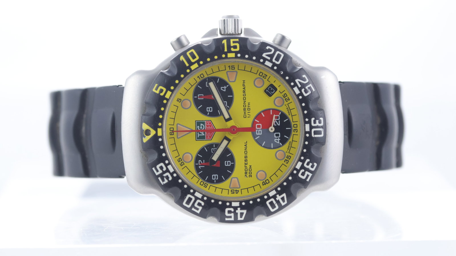 Tag Heuer Professional 200m Chronograph Ref CA1213 (1 of 5)