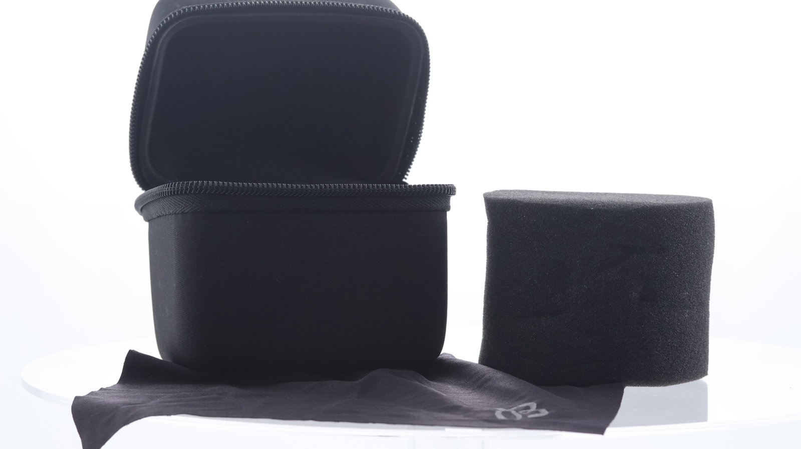 *To Be Sold Without Reserve* Breitling Service Travel Pouch: *To Be Sold Without Reserve* Breitling Service Travel Pouch