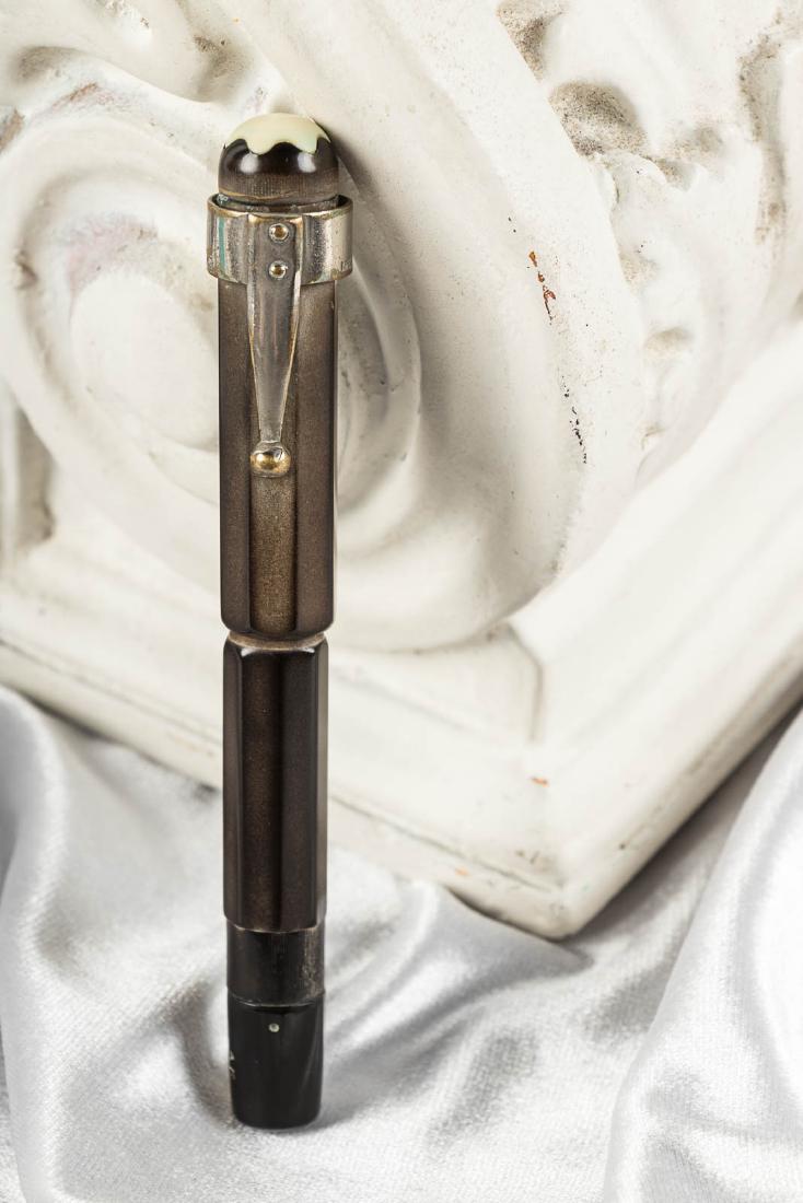 MONTBLANC No. 4F Black Hard Rubber OCTAGONAL Safety: Heading: Author: Montblanc Title: No. 4F Black Hard Rubber Safety Fountain Pen, Octagonal, Accommodation Clip Place Published: Germany Publisher: Date Published: 1924-1928 Description: