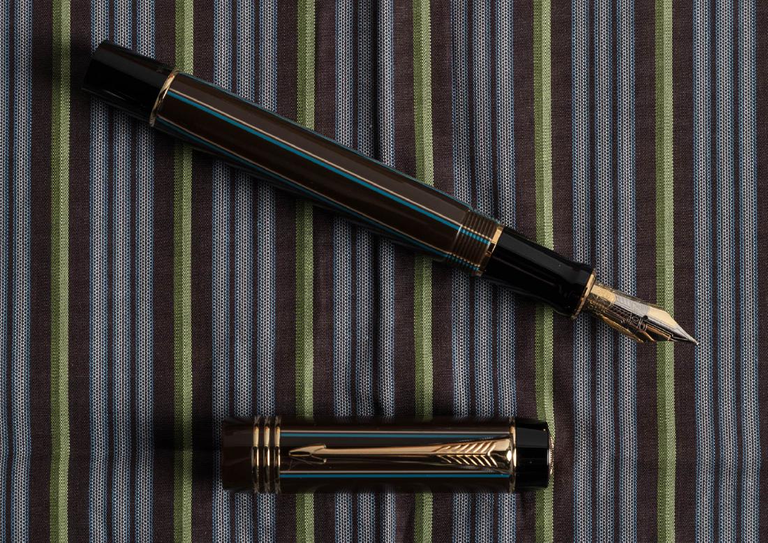 PARKER Duofold "PINSTRIPE" Chocolate Brown FP (1 of 3)