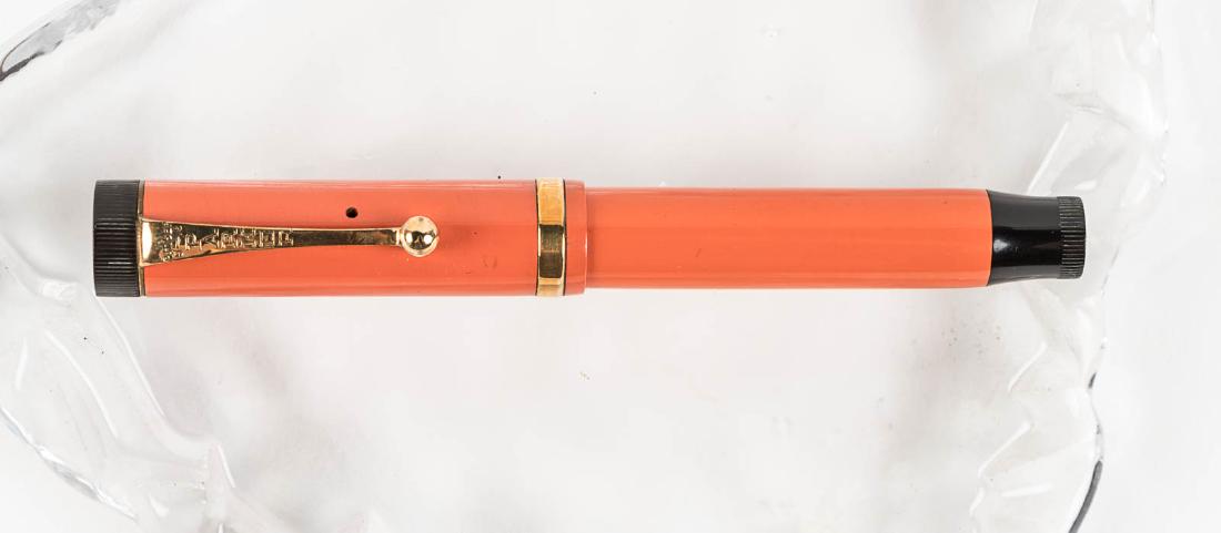 PARKER Duofold Junior RED HARD RUBBER Fountain Pen, (1 of 2)