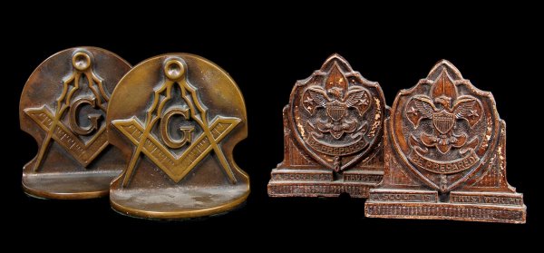 8 pairs of vintage decorative bookends