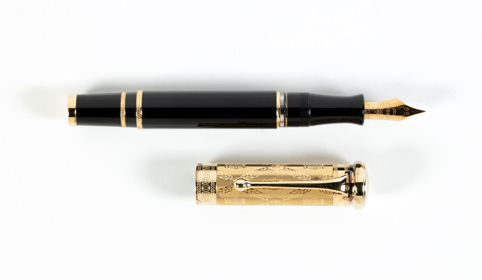 AURORA Giuseppi Verdi Vermeil Ltd Ed Fountain Pen (1 of 1)