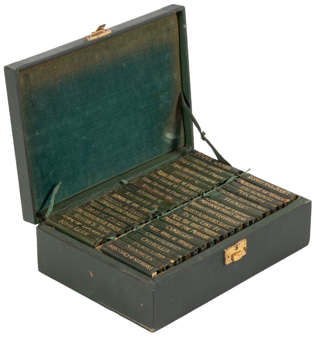 Works of Shakespeare Anthony Treherne 1904: Heading: Author: Shakespeare, William Title: [Works] Place Published: London Publisher:Anthony Treherne Date Published: 1903-05 Description: 40 volumes. 67x50 mm, full blin