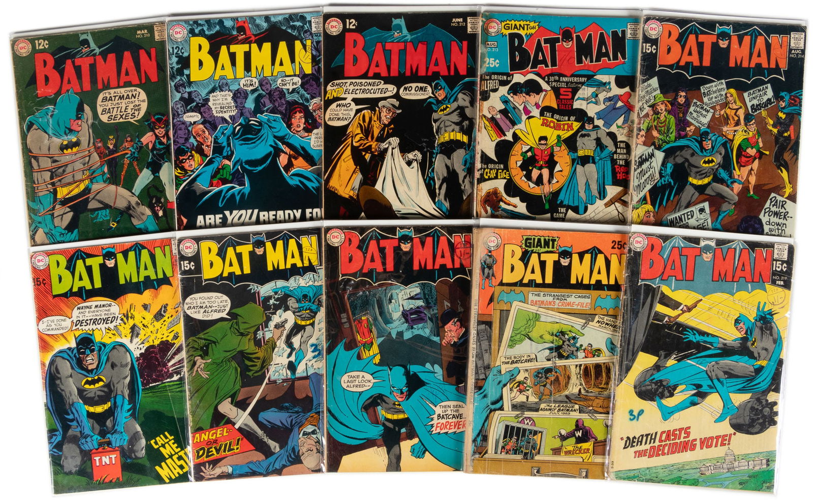 BATMAN #s 210, 211, 212, 213, 214, 215, 216, 217, 218, 219 * Lot of 10 DC Universe Collection Comics (1 of 1)