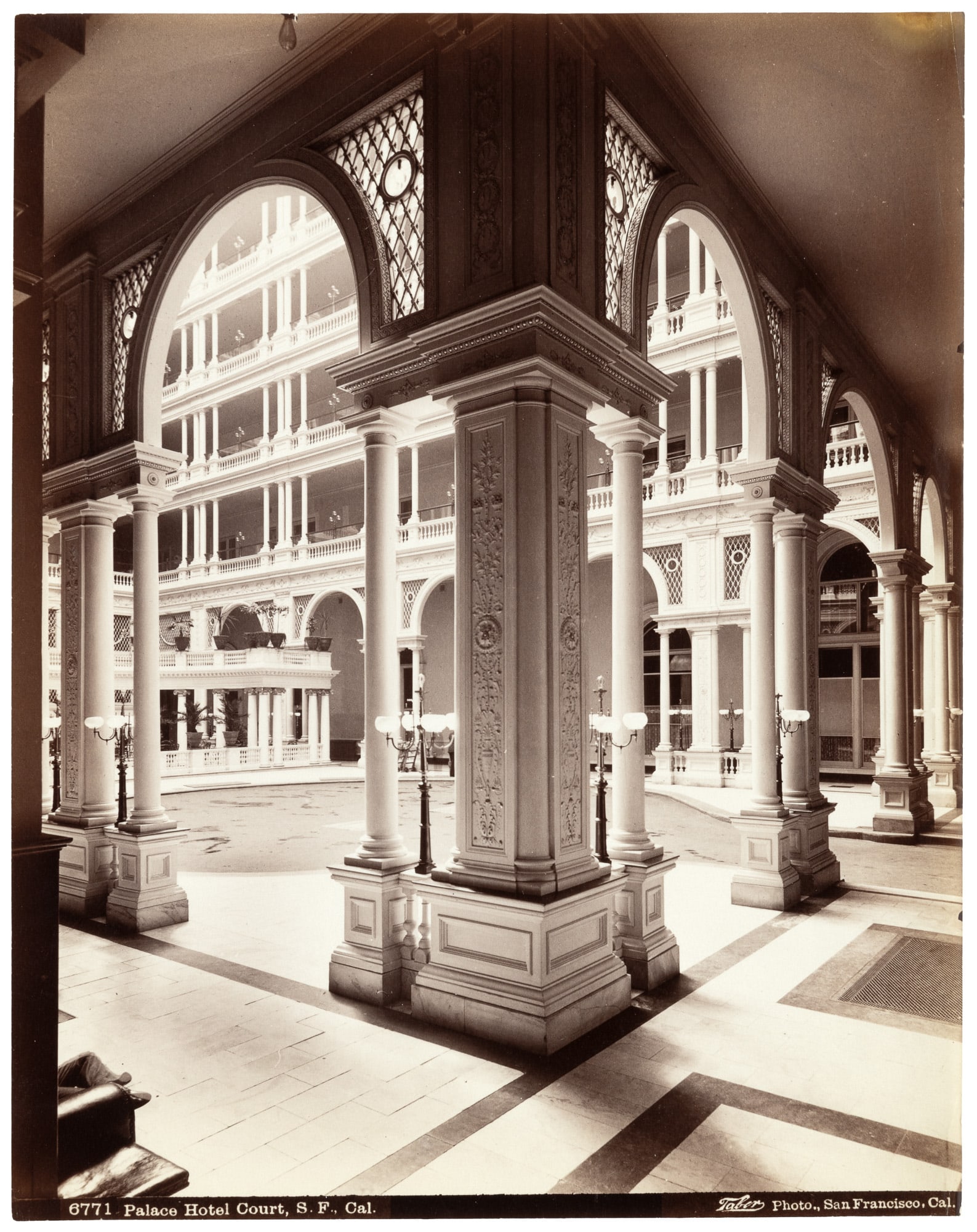 Taber photo of Palace Hotel Court (1 of 1)