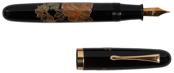 [JAPANESE LACQUER] Chrysanthemums Emperor Vintage Maki-e Fountain Pen