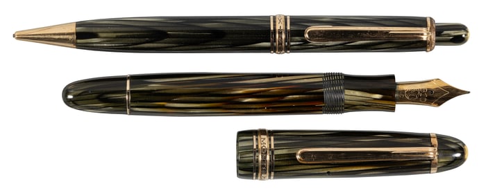 MONTBLANC #146 G Green Striated FP & Pencil, 1950s