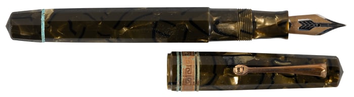 OMAS: Paragon Saft Green Celluloid Fountain Pen