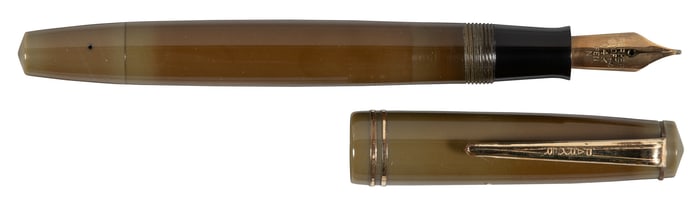 PARKER: Victory Green Resin Fountain Pen, 1940s