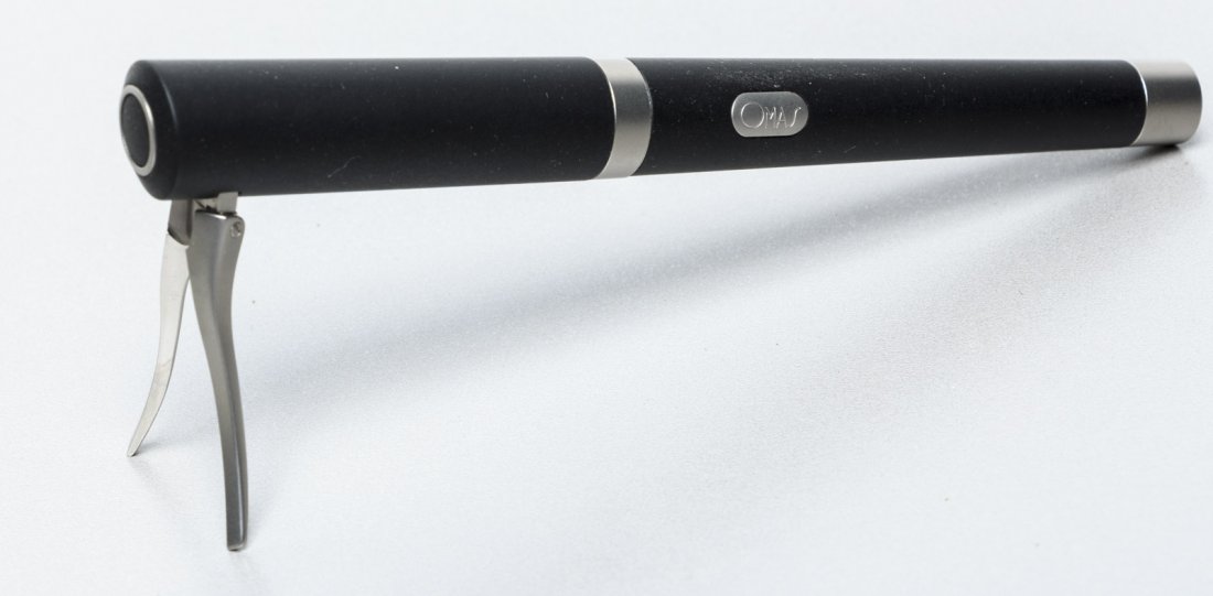 Omas: Scissor Clip Ballpen - opens into a tripod (1 of 1)