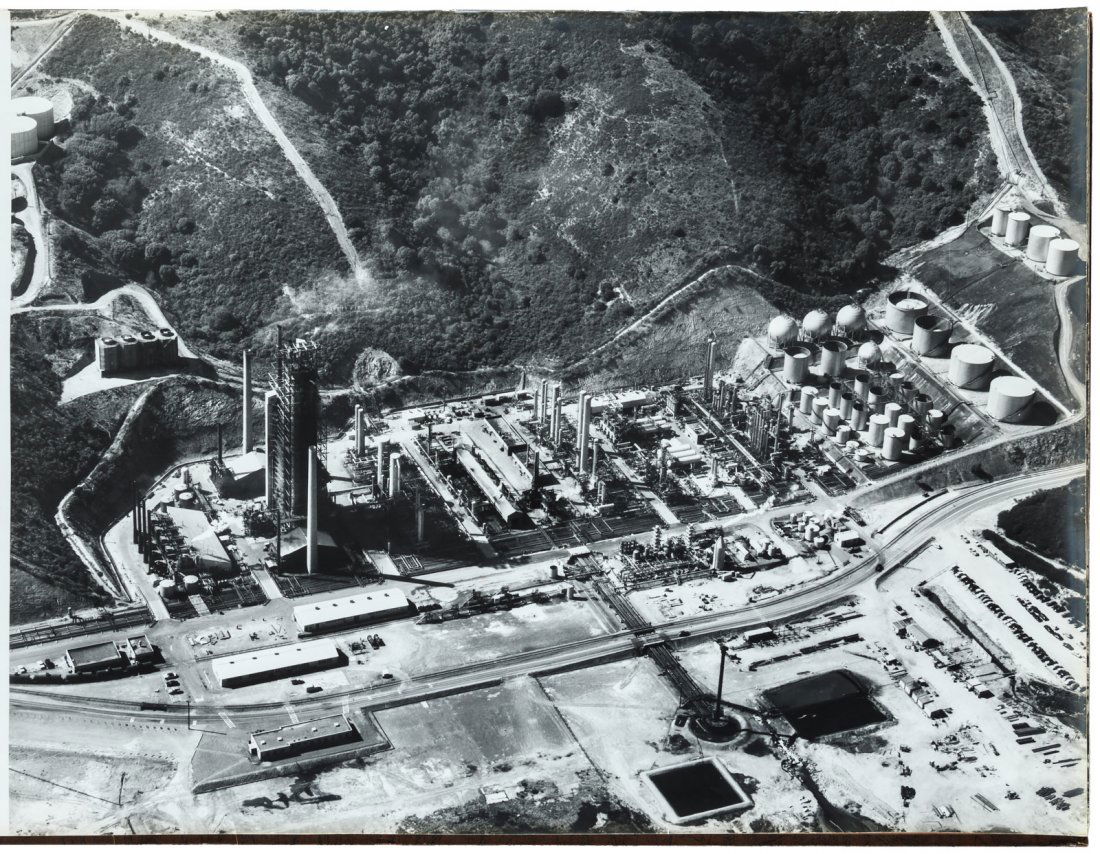 Aerial photographs of the Richmond California refinery (1 of 6)
