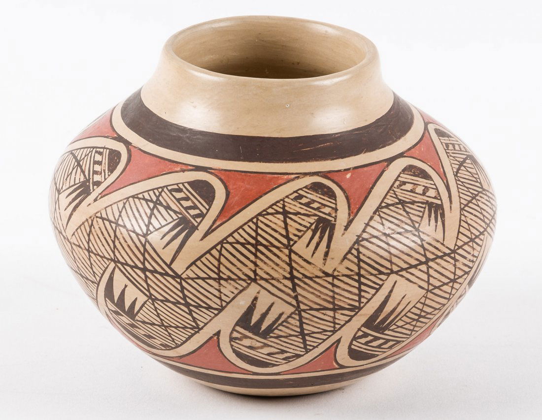 Small pot by Fannie Nampeyo Hopi Pueblo (1 of 1)