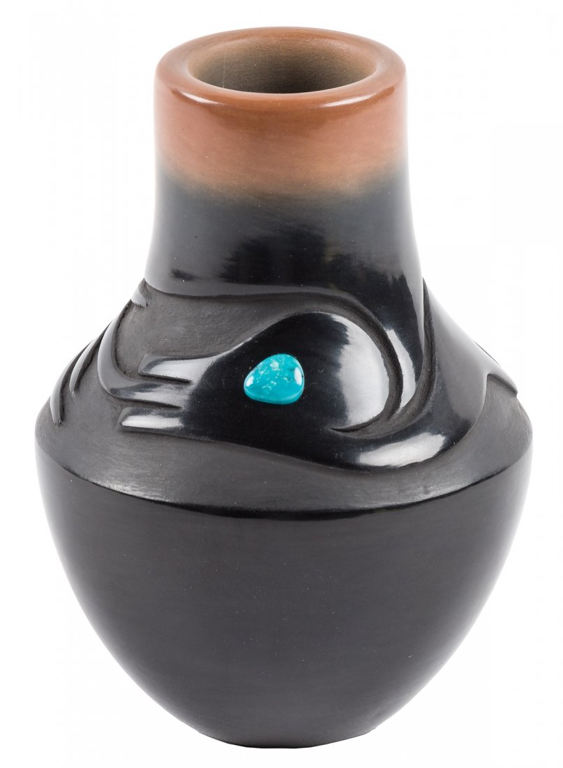 Small San Ildefonso Pottery vase Dora Tse-Pe (1 of 1)