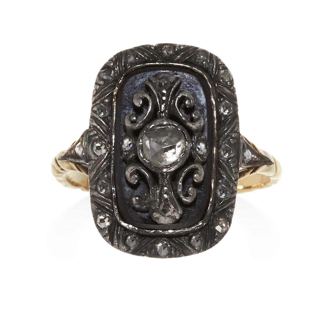 AN ANTIQUE DIAMOND AND HARDSTONE RING in yellow gold, (1 of 1)