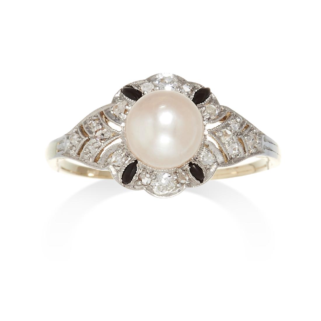AN ANTIQUE PEARL, DIAMOND AND ONYX RING in yellow gold, (1 of 1)
