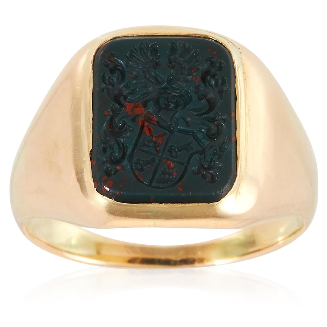 AN ANTIQUE CARVED HARDSTONE INTAGLIO SEAL / SIGNET RING (1 of 1)