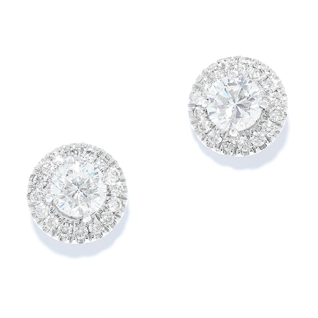 0.95 CARAT DIAMOND EARRINGS in 18ct white gold, set (1 of 1)