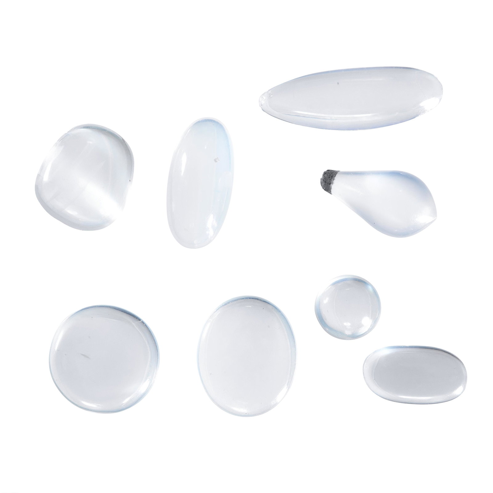 A MIXED LOT OF UNMOUNTED MOONSTONES totalling 27.20: A MIXED LOT OF UNMOUNTED MOONSTONES totalling 27.20 carats, including oval cabochons and a polished drop.