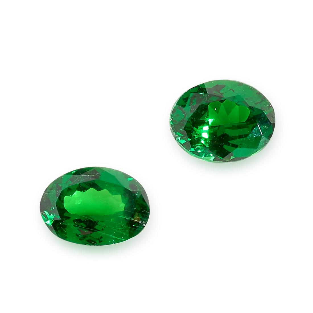 NO RESERVE - A PAIR OF UNMOUNTED GREEN GARNETS  Oval (1 of 1)