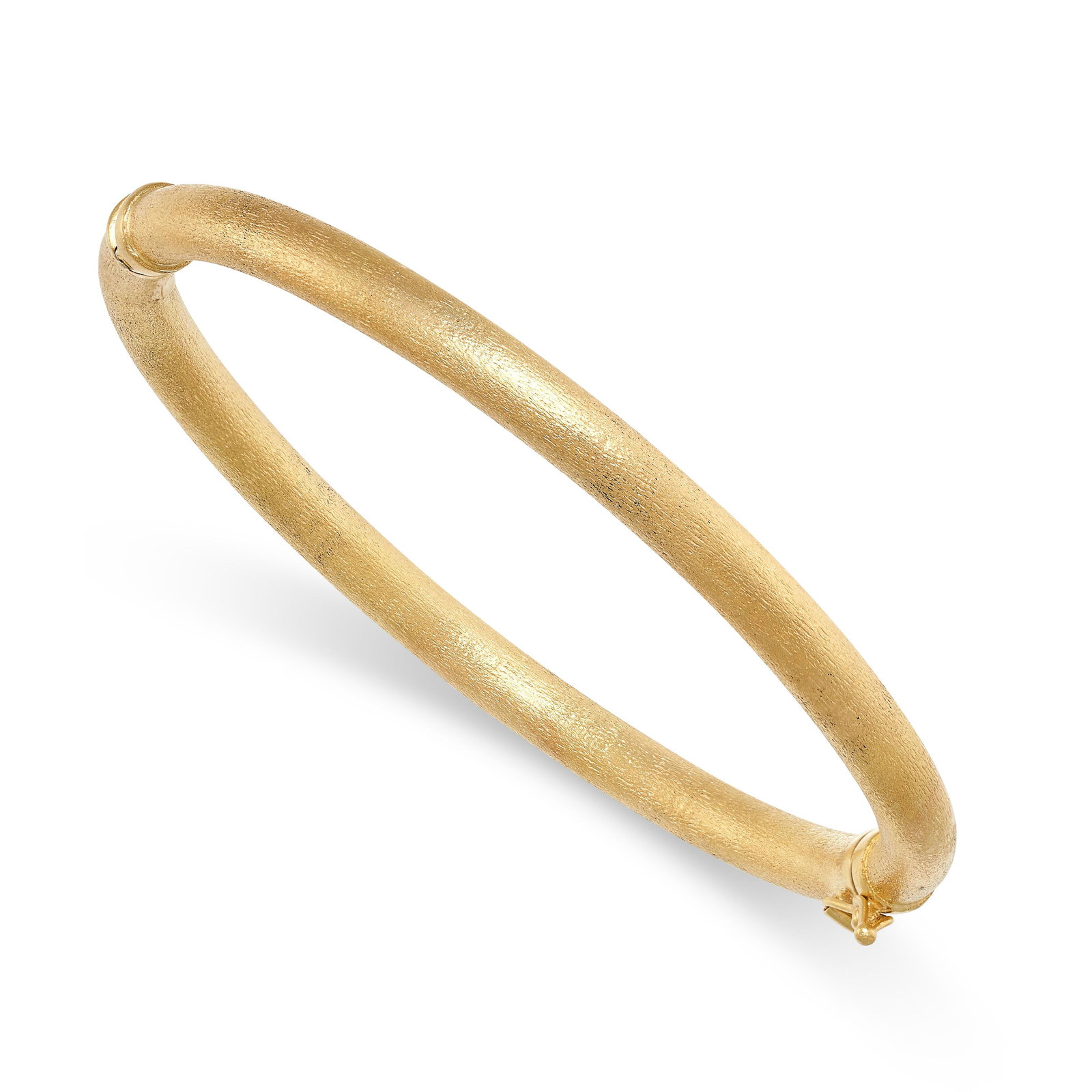 A GOLD BANGLE in 18ct yellow gold, the hinged tubular body with textured decoration to the surface, (1 of 1)