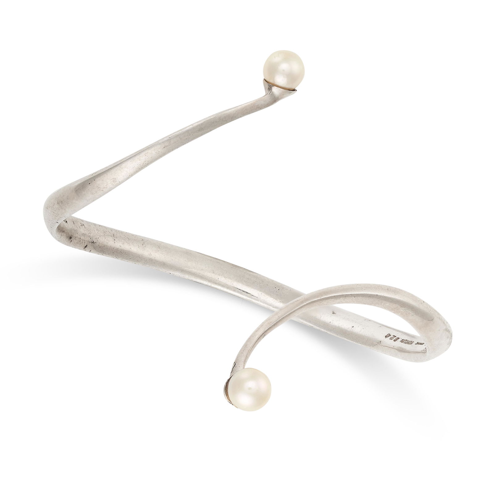 GEORG JENSEN, A VINTAGE PEARL BANGLE in silver, designed by Vivianna Torun, design number 324, the (1 of 1)