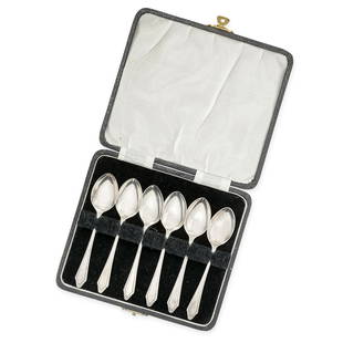 NO RESERVE - A SET OF SIX ART DECO STERLING SILVER TEASPOONS, WILLIAM SUCKLING LTD, BIRMINGHAM 1926: NO RESERVE - A SET OF SIX ART DECO STERLING SILVER TEASPOONS, WILLIAM SUCKLING LTD, BIRMINGHAM 1926 in a fitted case, 10.6cm, 72g / 2.3 troy oz.