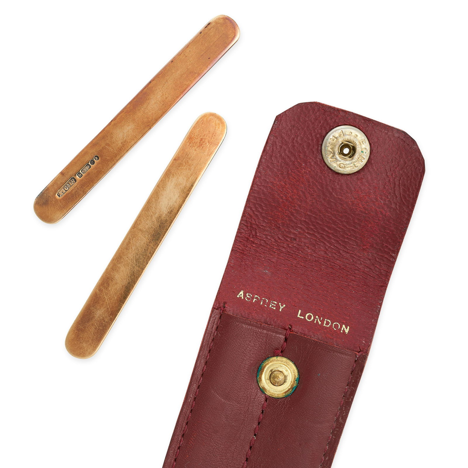 ASPREY, A PAIR OF COLLAR STIFFENERS in 9ct yellow gold, signed A&Co, British hallmarks for 9ct gold, (1 of 3)