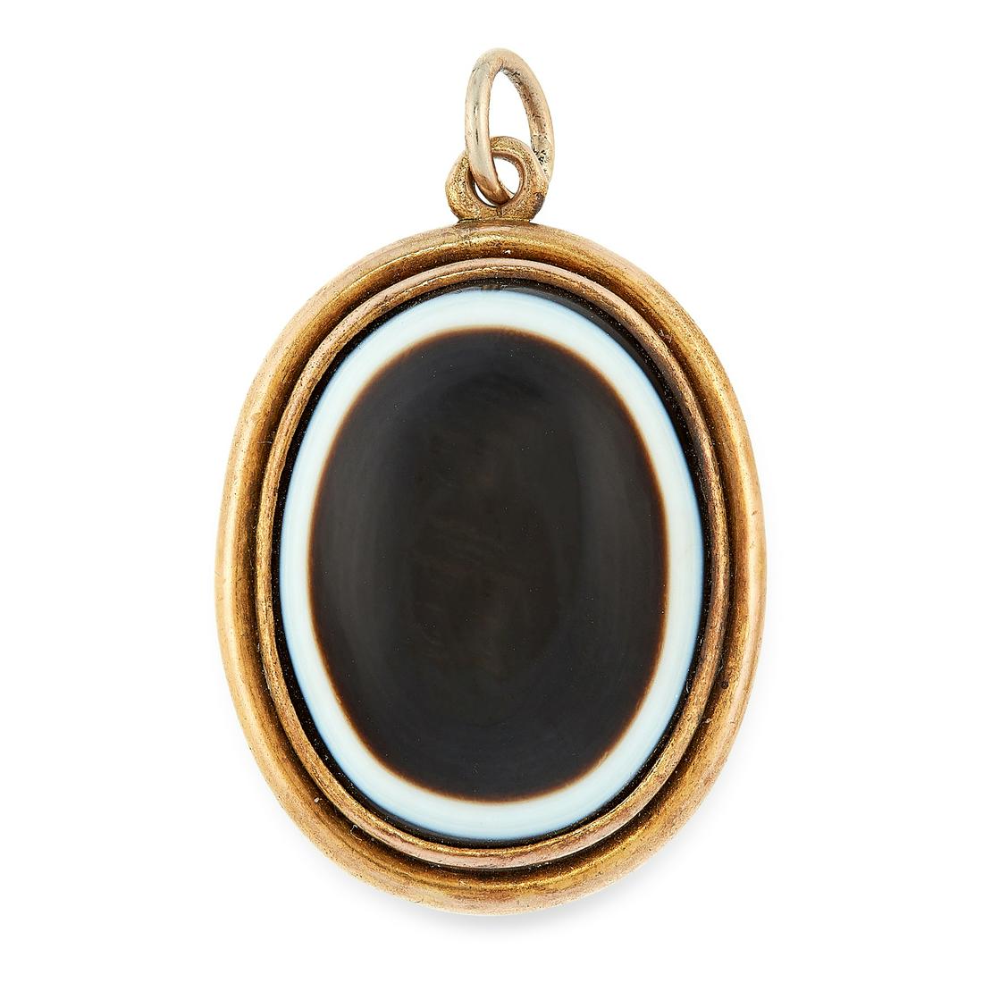 NO RESERVE - AN ANTIQUE BANDED AGATE MOURNING LOCKET/ PENDANT in yellow gold, set with a cabochon: NO RESERVE - AN ANTIQUE BANDED AGATE MOURNING LOCKET/ PENDANT in yellow gold, set with a cabochon banded agate, the reverse with a glazed locket compartment, no assay marks, 3.5cm, 10.3g.
