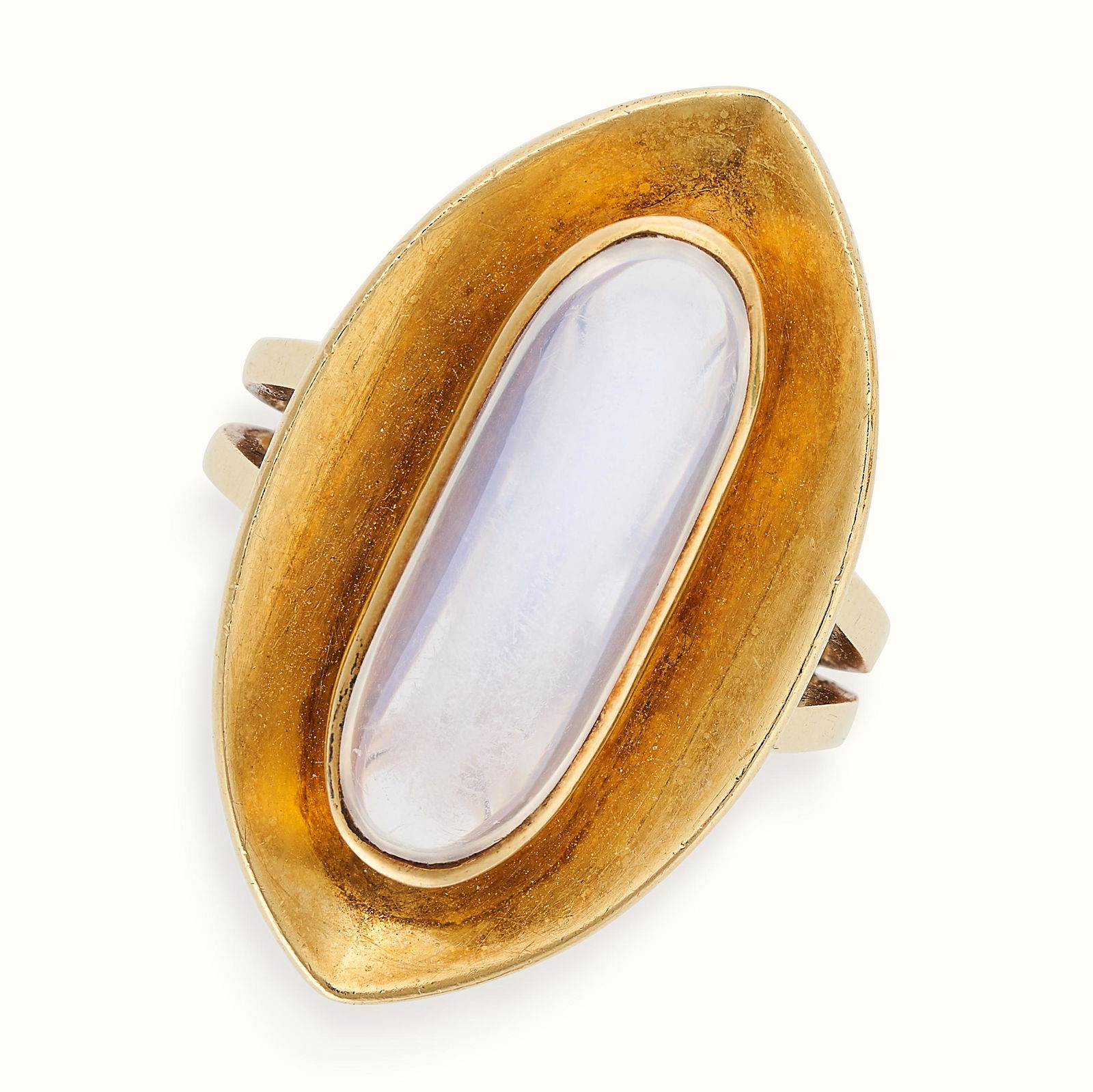 A VINTAGE MOONSTONE RING in 18ct yellow gold, set with an elongated oval cabochon moonstone, stamped (1 of 2)