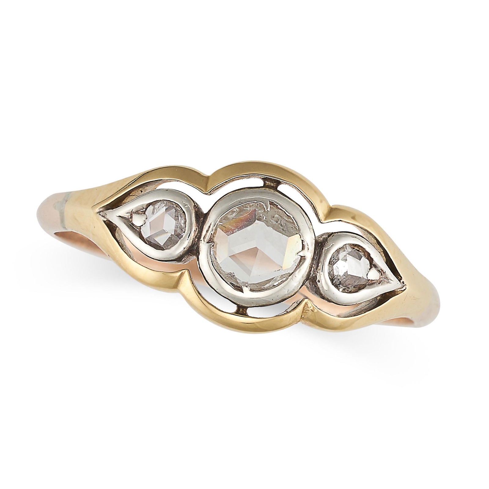A VINTAGE DIAMOND THREE STONE RING in yellow gold, set with a circular rose cut diamond between two (1 of 1)
