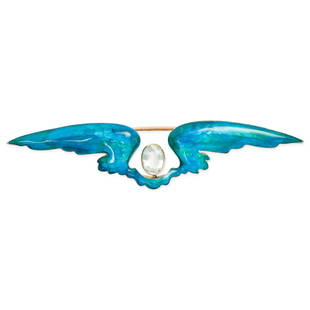 CHILD AND CHILD, AN ANTIQUE ENAMEL AND AQUAMARINE WING BROOCH, 19TH CENTURY in silver and yellow: CHILD AND CHILD, AN ANTIQUE ENAMEL AND AQUAMARINE WING BROOCH, 19TH CENTURY in silver and yellow gold, designed to depict wings, relieved in varicoloured green and blue enamel, accented by an oval cut