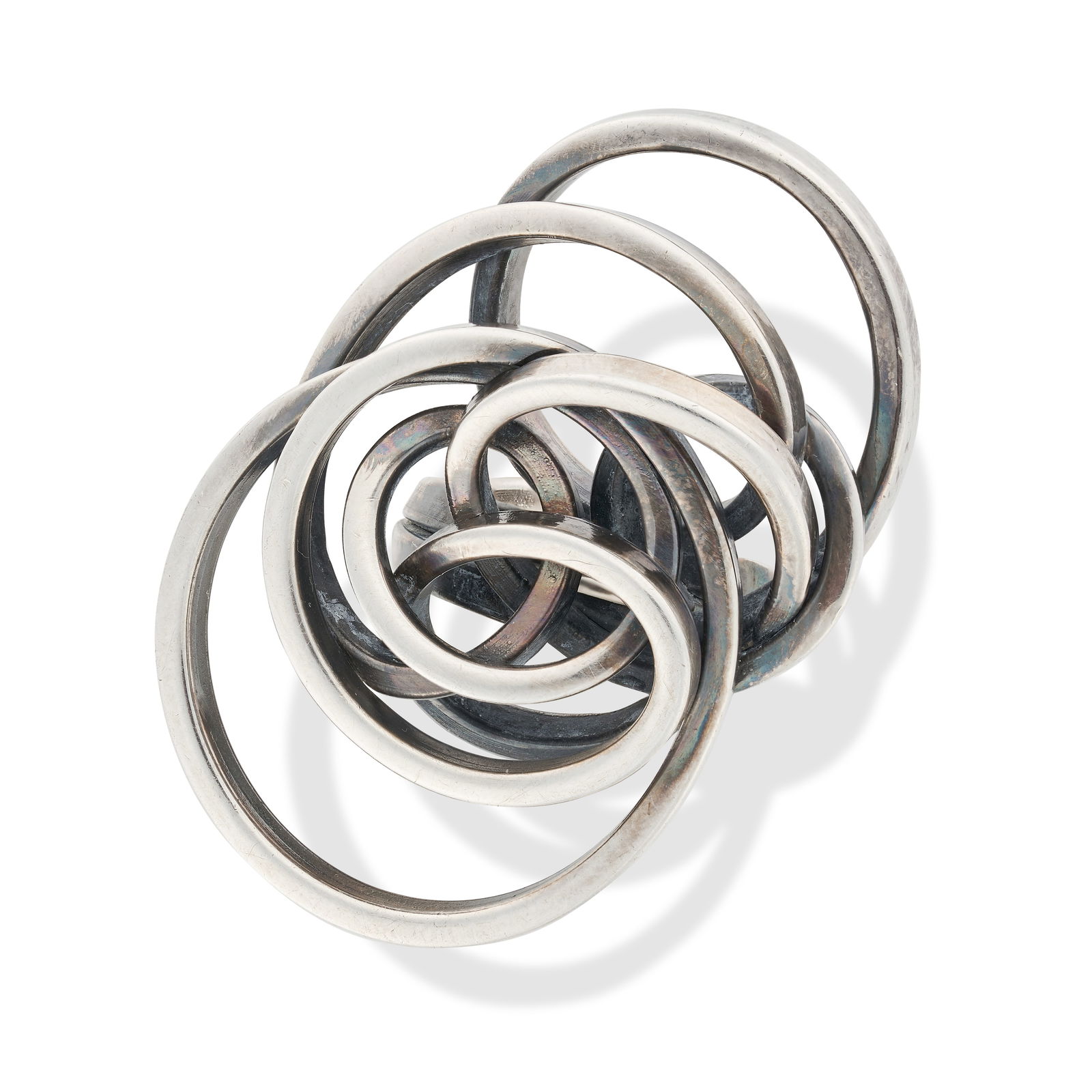 GIORGIO VIGNA, A LARGE SILVER RING in abstract design, stamped 925, size N / 6.75, 56.7g. Accompa...: GIORGIO VIGNA, A LARGE SILVER RING in abstract design, stamped 925, size N / 6.75, 56.7g. Accompanied by a certificate of authenticity.