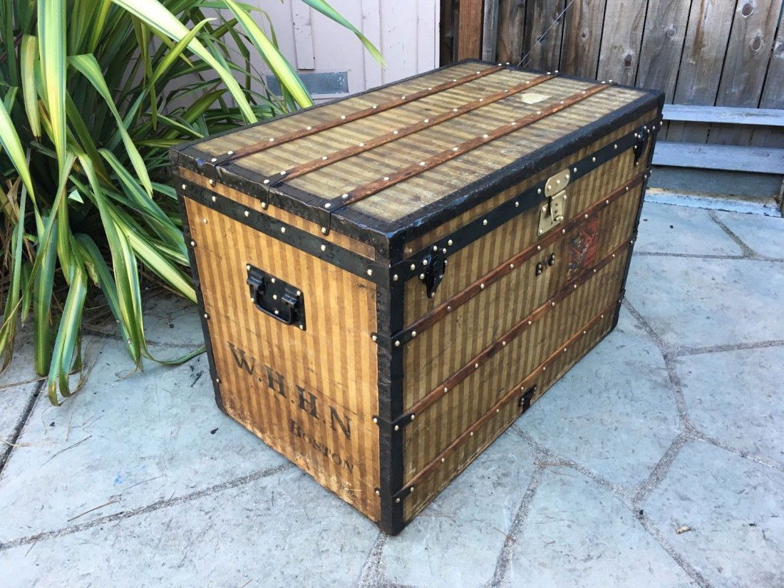 Antique Louis Vuitton Rayee steamer trunk. (1 of 12)