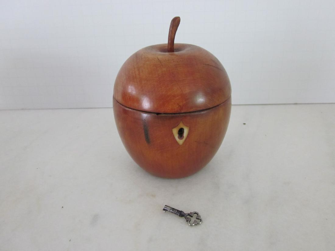 Apple-form Tea Caddy (1 of 2)