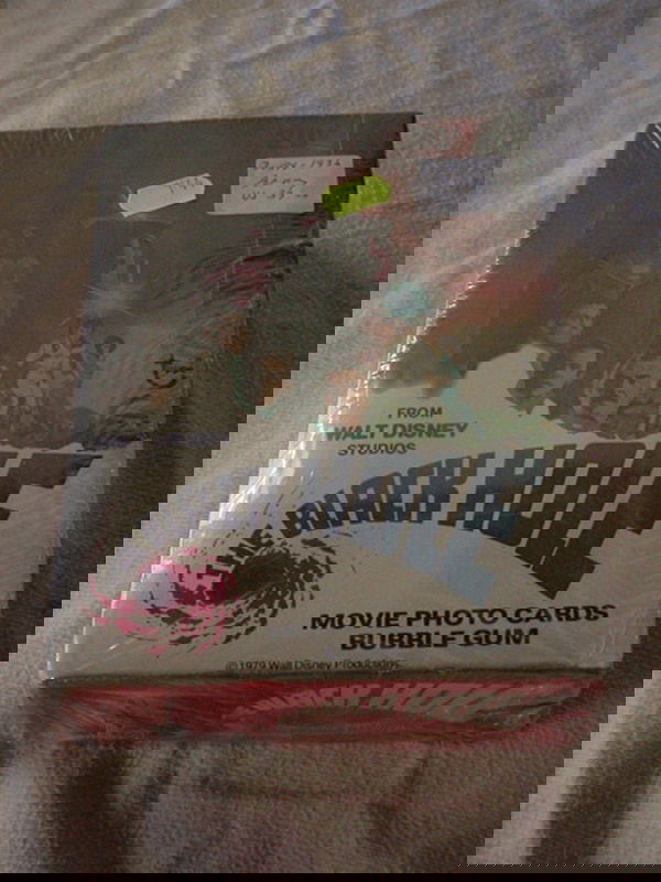 1 VINTAGE BLACK HOLE MOVIE PHOTO CARDS (SEALED BOX: 1 VINTAGE BLACK HOLE MOVIE PHOTO CARDS (SEALED BOX) BY TOPPS CHEWING GUM, 1979, MADE & PRINTED IN USA [ORIGINAL PRICE 20C PER PACK], 36 WAX PACKS IN ORIGINAL STORE DISPLAY BOX, NEAR MINT CONDITION