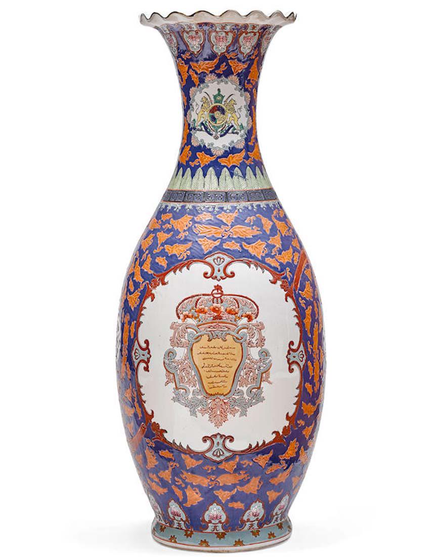 AN IMARI STYLE PORCELAIN FLOOR VASE (1 of 1)