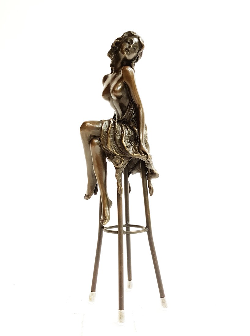 Seated Nude Lady Bronze Sculpture By "Pierre Collinet": A "Pierre Collinet" Signed Hot-cast Bronze Statue. A High Quality Art Deco hot cast & lost wax technique Bronze Figurine with the bronze foundry mark. H 10" x W 3.1/8", Weighs 0.74 kg (1.64 lbs.)