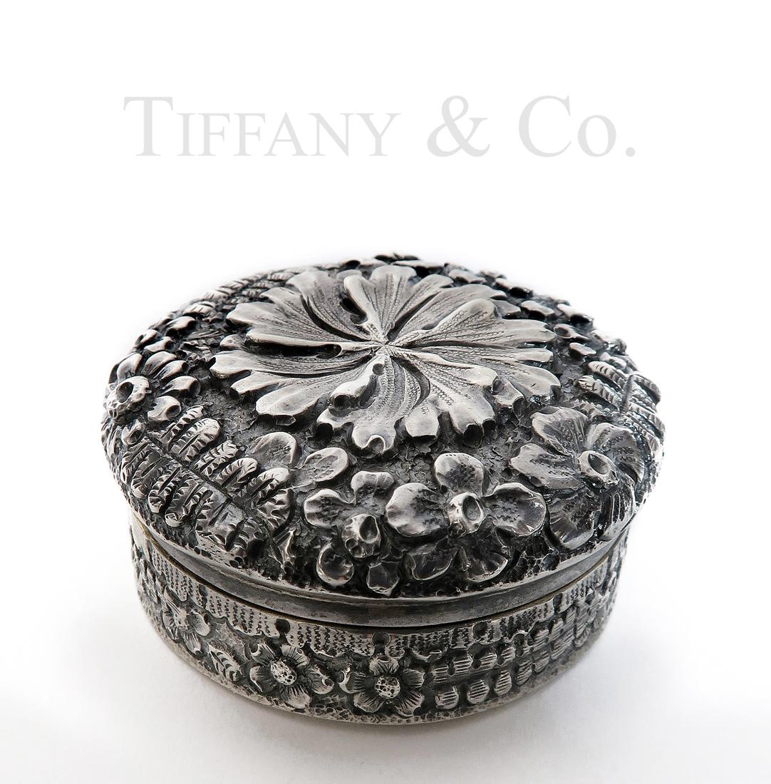 Tiffany & Co Sterling Silver Floral Decorative Pill Box (1 of 4)
