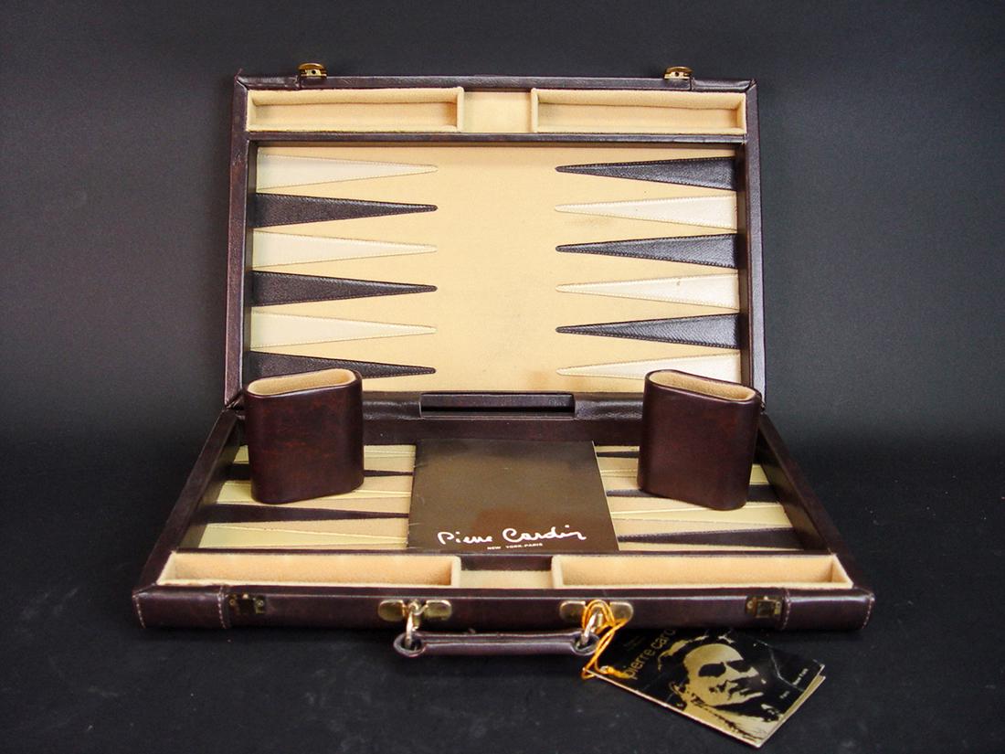 A Pierre Cardin Backgammon traveling Leather Board/Case (1 of 5)
